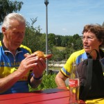 B-RC03-130714-30-RTF_Grünberg-Stärkung_nach_der_Tour-WEB