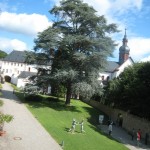 B-RC03-150709-032-Ausflug-KlosterEberbach-Vorfahrt-WEB